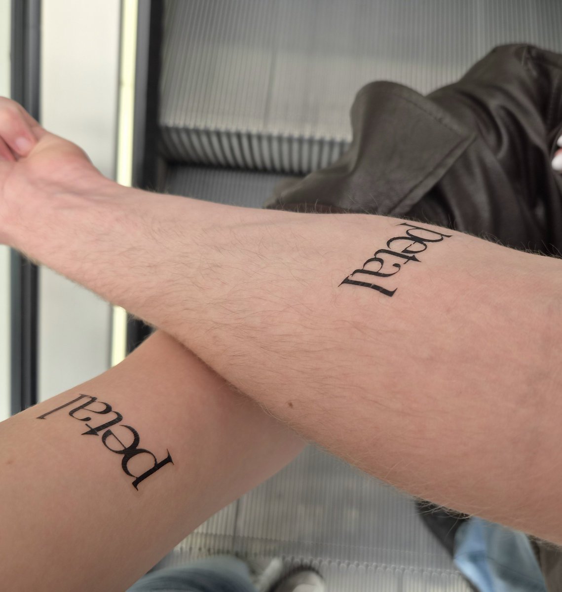 mebgrande's tweet photo. PETAL TATTOO SECURED https://t.co/bO0EmUILOl