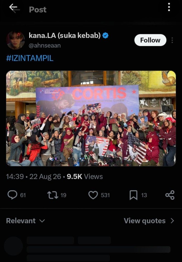 yufaninlove's tweet photo. the op just delete this tweet wkwk but im gen asking to COERINA ive witnessed this bs happen more times than i can count in indon. does james need to be under 20 for y’all to bring his banner or pic? if i said “OT4 bases are in indo” then what?? https://t.co/S9uyAdXnry