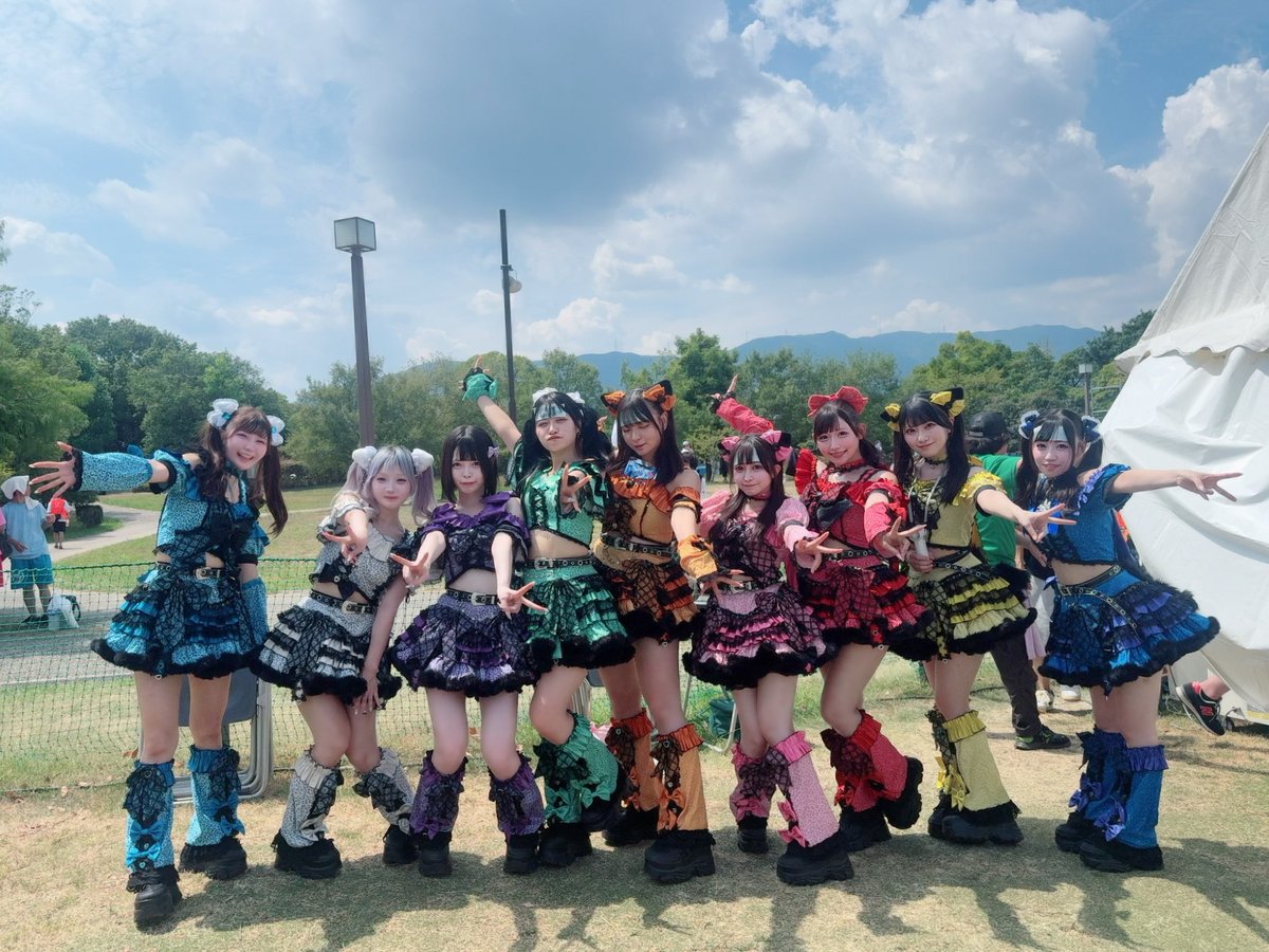 _HARETOHARE's tweet photo. ドラゴン クイーンズ フェスティバル2026ありがとうございました🐉

明日のライブは…🎤

8/23(日)
ハレとハレ！定期公演 8月編
@ AKIBA ANTHEM
時間：OPEN 16:35 / START 16:50
料金：前方¥4,000 / 一般¥1,000 (各別途1D)

🎫 
https://t.co/tJHRrAgvRC

入場特典
自撮り2ショット写メ

🎤17:05～17:55
🗣️17:55～19:15