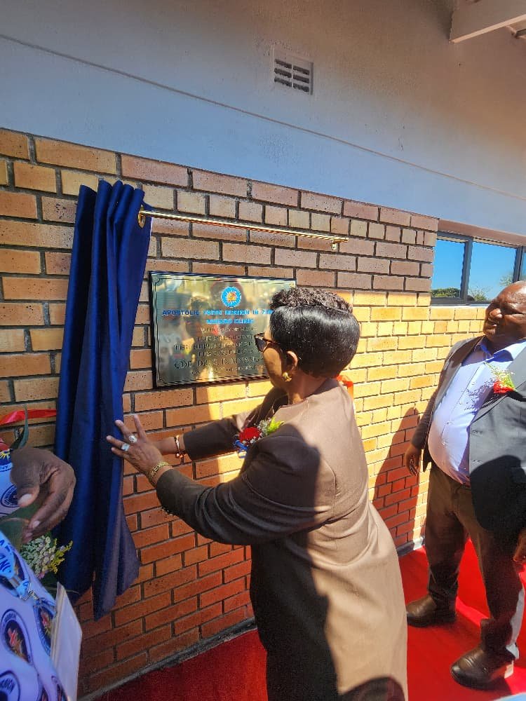 ZimunhProgress's tweet photo. Healthcare closer to the people.
The new Rufaro Clinic in Masvingo has been commissioned, bringing improved access to healthcare for AFM members and the wider community.
#Masvingo #CommunityDevelopment #Zimbabwe https://t.co/VK4TzNySjH