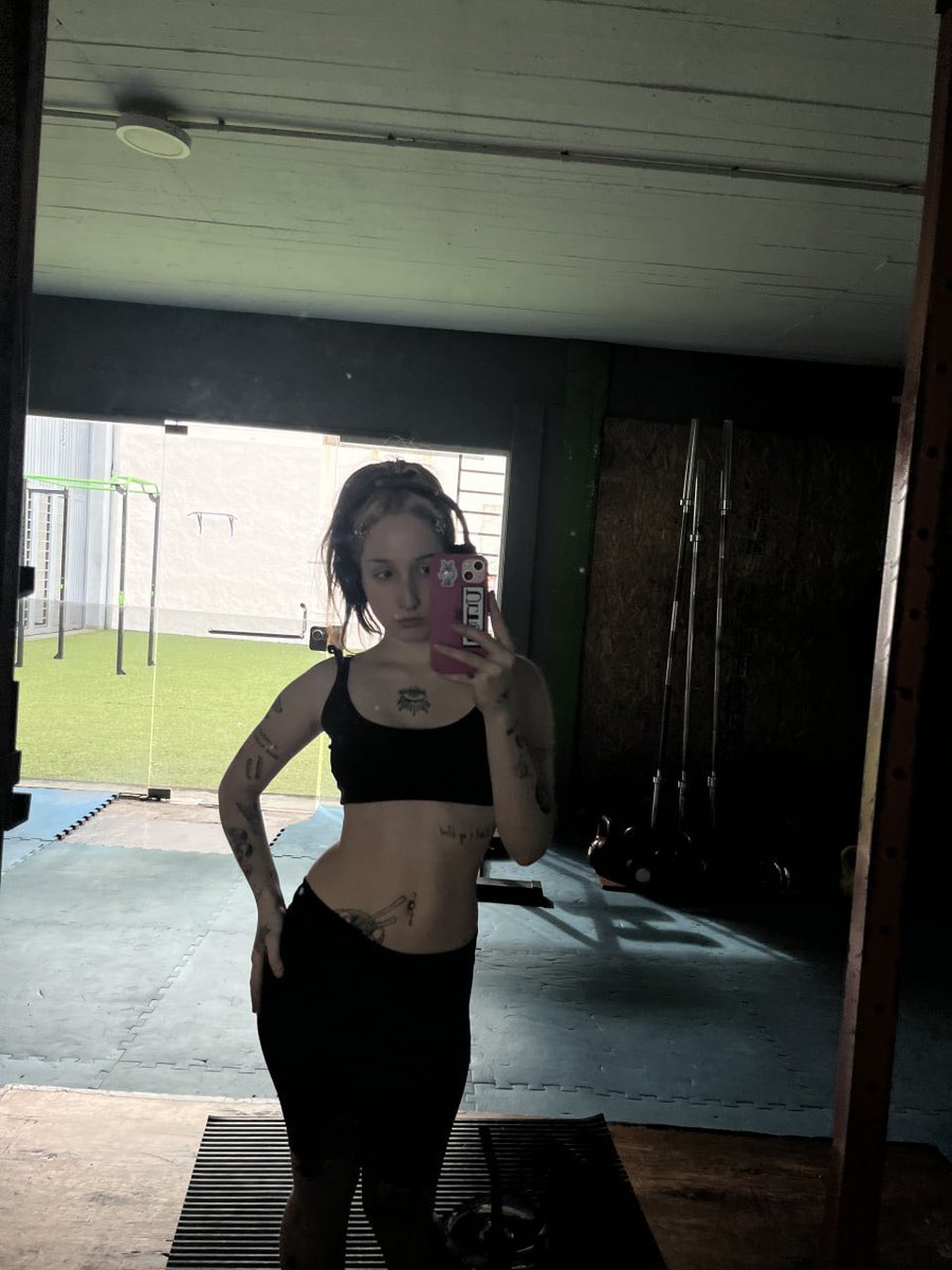 TeasingLily's tweet photo. i just got told no.. (1). i can't breathe bro https://t.co/bQT4WGn7g9