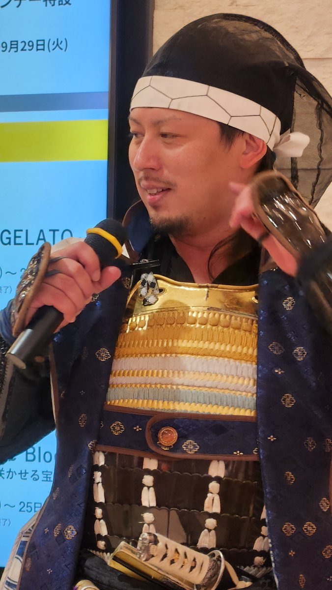 aoba0905's tweet photo. 兼続さまと千早さまの掛け合い楽しかった。千早さまの横顔を使って、山形を説明してくれました。
演舞は言わずもがな格好よかった。オープニングの曲は懐かしさもあり、泣ける。
暑い時期に大阪まで来てくださってありがとうございました。
#山形おきたまフェアin大阪
#愛の武将隊 https://t.co/jdAndkDgxR