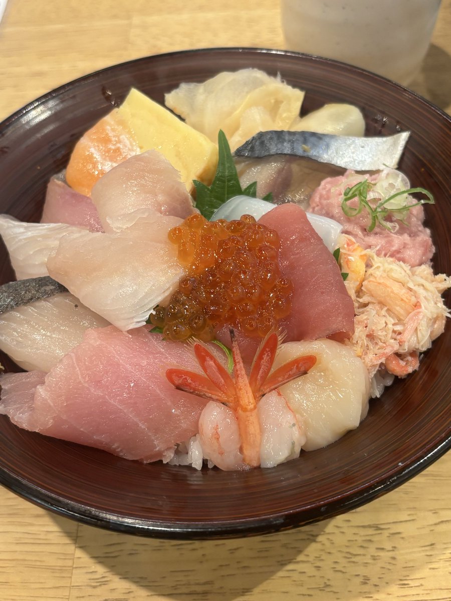 53sie_uta40's tweet photo. 金沢での昼食 https://t.co/WPaSb84U9w