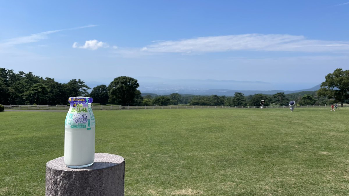 vitz5150's tweet photo. 蒜山高原行ったついでに大山で牛乳飲んで日本海まで辿り着きました。バイクでどこでも行けるもんですな。
しかし、ソープランドプリパラは問題があるで。 https://t.co/LypExg2mxs
