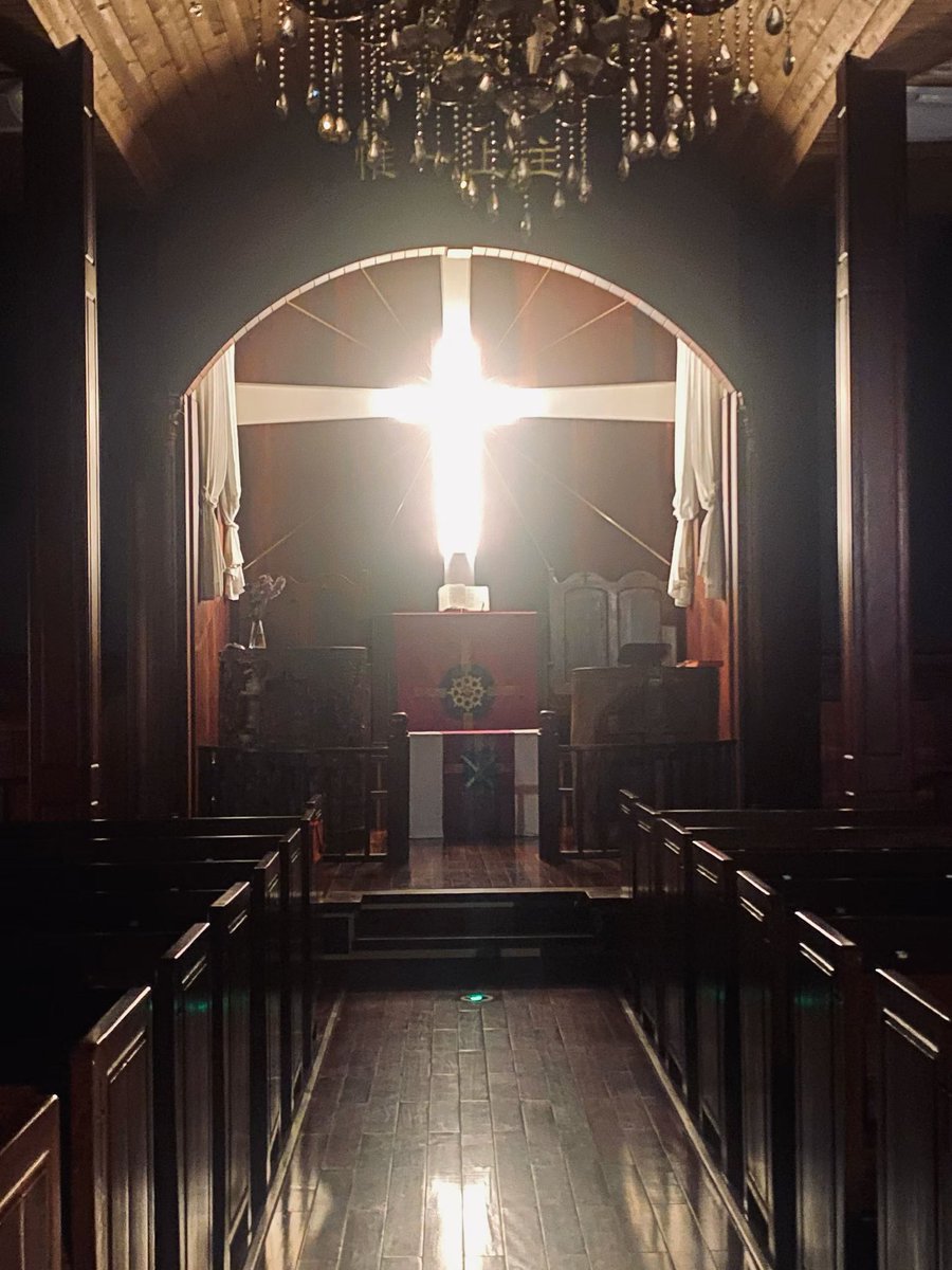 Magelitea's tweet photo. 教堂⛪️ https://t.co/CZadsbFqeG
