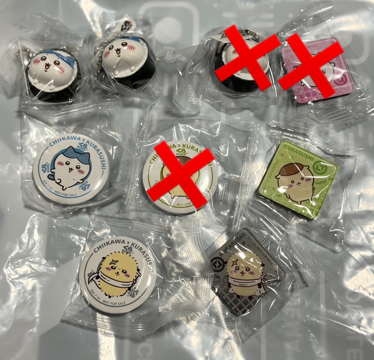 Lio_1224's tweet photo. 【交換】ちいかわ くら寿司 ビッくらポン

譲 
フィギュア：ハチワレ
缶バッジ：ハチワレ、ラッコ
マグネット：ラッコ、くりまんじゅう

求 
フィギュア：モモンガ
缶バッジ：あのこ2
マグネット：あのこ

なるべく同種同士の郵送交換希望です📮
よろしくお願いします！ https://t.co/P98C0GacXn