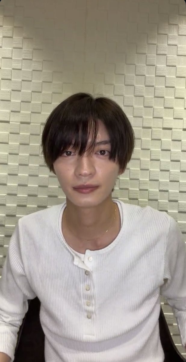 MOKUVIBES's tweet photo. ほんとにビジュありえない😭😭😭カッコイイ😭😭😭君夏新規、横転してるやろ https://t.co/Ub1qkcsLYu