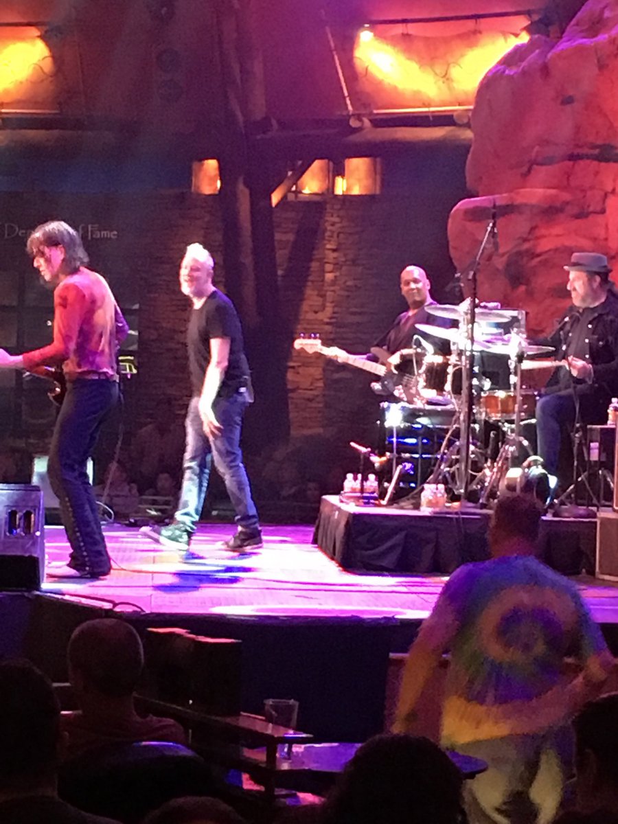 PLScaters's tweet photo. Got a “Pocket Full of Kryptonite”? ⏺️

Hard to believe it’s been 35 years since our fellow New Yorkers @SpinDoctorsBand debuted with this album. ⏺️

Yes they still play live even today!

Here with @thechrisbarron. Two Princes kneel before you, that’s what we said now. https://t.co/jPcbosXOoS