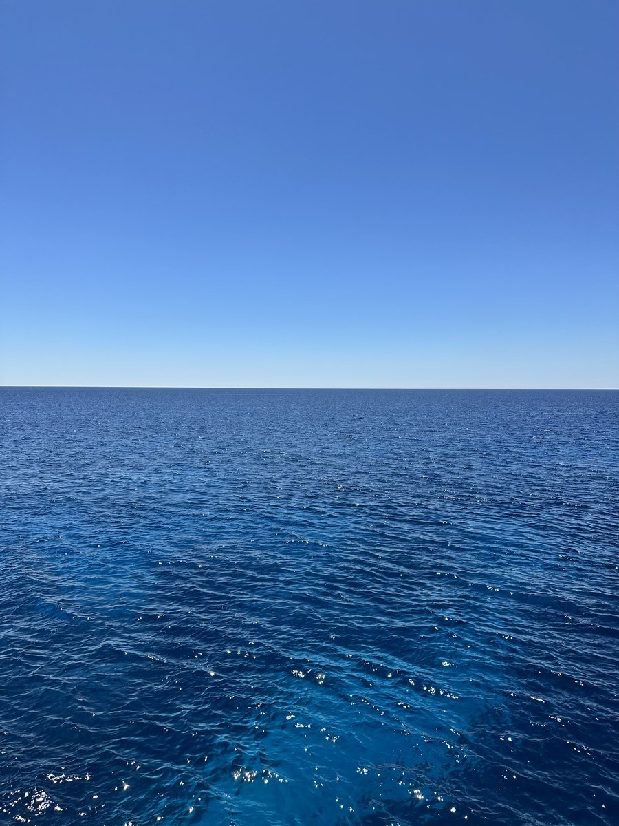 Billakos_Billy's tweet photo. Μια θάλασσα γαλάζια τα μάτια σου απόψε
Κι εγώ καράβι στ' ανοιχτά
Με φέρνεις σ' άλλους κόσμους, αγάπη μου, απόψε
Κλαράκι εγώ κι εσύ φωτιά

Μια θάλασσα γαλάζια τα μάτια σου απόψε
Κι εγώ καράβι στ' ανοιχτά
Με φέρνεις σ' άλλους κόσμους, αγάπη μου, απόψε
Κλαράκι εγώ κι εσύ φωτιά https://t.co/9RshHiKPxN