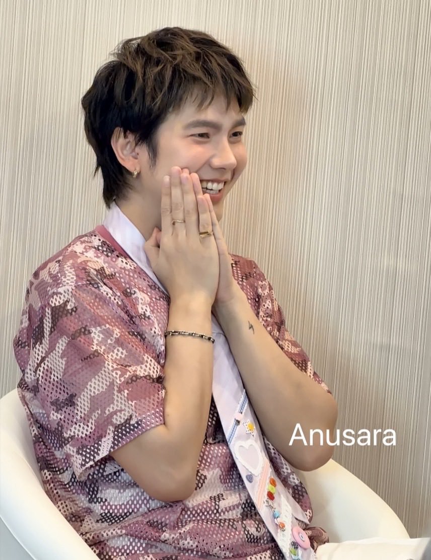Vluve1402's tweet photo. What does it feel to be cute in thirtees 🥹🥹
BUILD COCONUT MOMENT

#COCONUTxBUILD 
@JakeB4rever 
#BuildJakapan https://t.co/r10rApiDSt