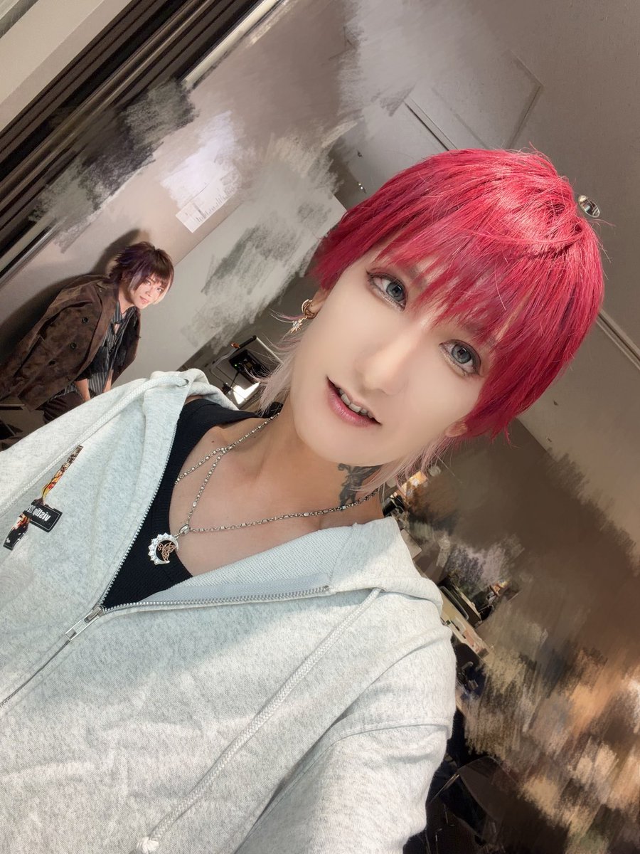 Yuh_Guitarist's tweet photo. Drawing Dawn Glazing 大手町三井ホールでした！来てくれたみんなありがとう！
映像も沢山使った今回の公演どうだった？
久し振りのDDのツアーの曲やって楽しかったし気持ちよかったよ。
また主催イベントのメンツも発表されたから引き続き楽しみにしててね https://t.co/TDXxU7Rzax