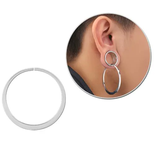 Adrxd16's tweet photo. @Jjolatuntun222 @angel_e_garcia_ Hernandez wears a earring similar to this ↓, he needs to wear a tape covering this hole, because in a moment of grapple in the fight this hole could be teared. https://t.co/n29M950N67