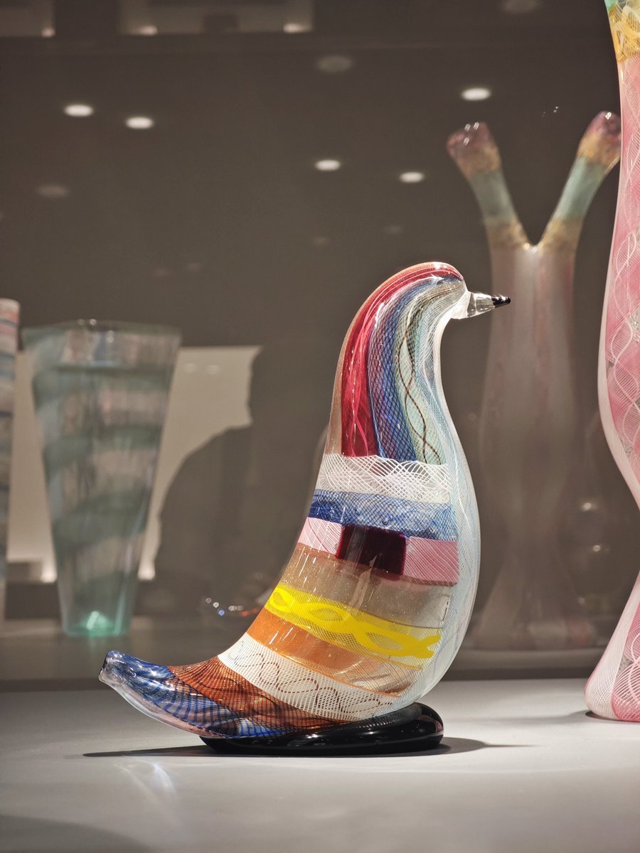 FrdricCostes's tweet photo. Le Stanze del Vetre sont un musée gratuit sur l'île de San Giorgio Maggiore.

Une trilogie magnifique est présentée depuis 2024 sur le verre de Murano présenté lors des Biennales.

Actuellement, la richissime période 1948-1958
#Compassodoro #Verrefumé https://t.co/ChBD8R5VFL