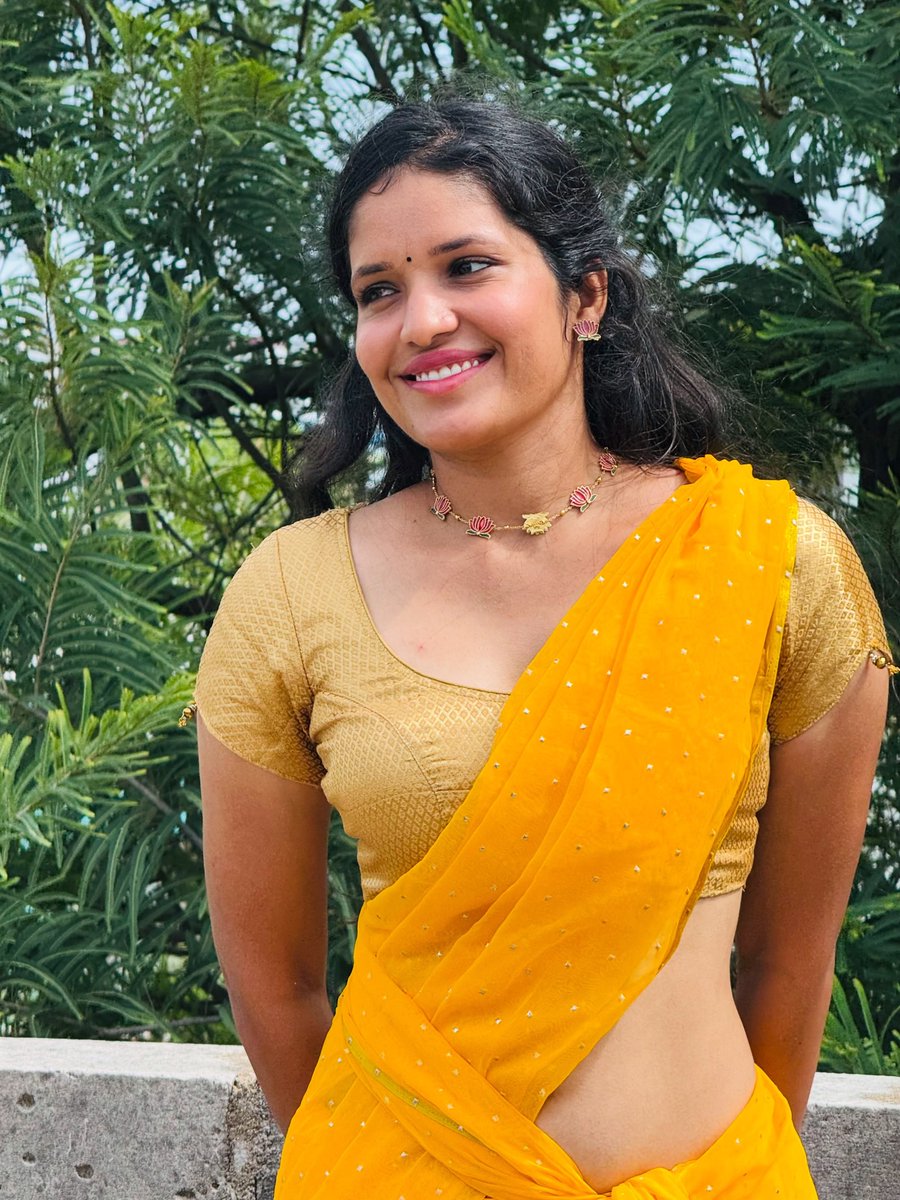 OnlyHeroines's tweet photo. Bhawani Chowdary 🥵💛😘 https://t.co/fjY8sbiUS6