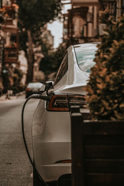 VoiceOfIslamUK's tweet photo. What does the future of transportation hold?

Tune in to Science Hour now as we discuss the electrification of vehicles &amp; the prophecies of the Holy Prophet Muhammad ﷺ or listen back: https://t.co/AzgUdS0PGb

 #ElectricVehicles #SustainableTransport https://t.co/H7yDbwrZKr