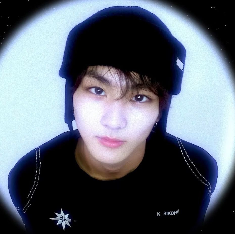 gr33ne_ry's tweet photo. repost

hai i’m greene &amp; i’m looking for interactive moots! 

— he/him :p 
— 18+
— not new to #stantwt
— likes en-, skz, svt, and many more
— crk, valo, mc, music, cats, dance, dragrace
— #stantwt #anytwt #lifetwt #siraulotwt #boredtwt 

♡ &amp; rt to spread and to be moots! ifb https://t.co/oLQpSat2vw