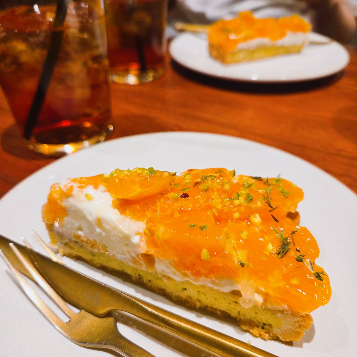 yuta_plus's tweet photo. 気になってたプリンスタルト美味しかった。フレーバーティーもいろんな種類あってまた行きたくなるやつ https://t.co/8RRpNwn1sF