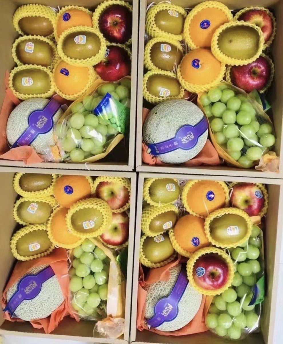 peace_itunu's tweet photo. Grocery runs now include fresh local berries instead of just imported canned goods—small win for my weeknight snacks! https://t.co/dhmvKPdWVs