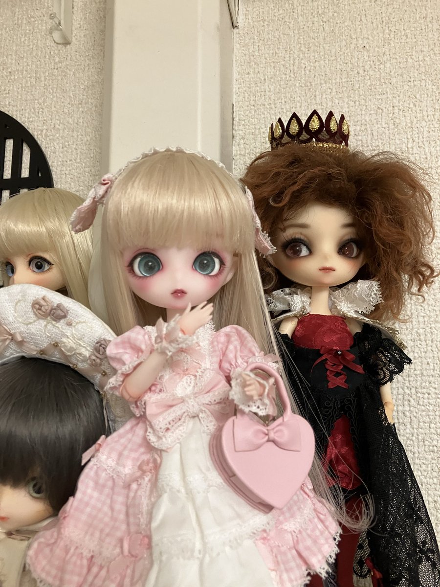 achisu_ke's tweet photo. まだ起きてたけど、怖かったです。
積み重ねていた物がかなり倒れてきたけどドールは平気でした。 https://t.co/G9259pVMWV