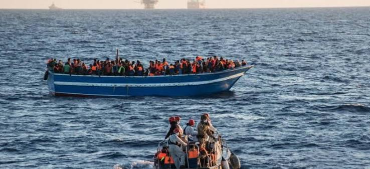 LouFrance75's tweet photo. Si des terroristes, migrants clandestins arrivent sur notre continent, la loi européenne nous interdit de les renvoyer.

Je crois que ceux qui font les lois au parlement de européens sont fondamentalement cinglés https://t.co/m0vExICLd3