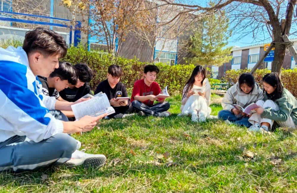 Ppek10638292's tweet photo. Join our neighborhood book swap this Sat at 10 AM in Central Park! Bring a gently used book u0026 take a new one—great way to meet neighbors u0026 share stories! https://t.co/WWtV6swhc5