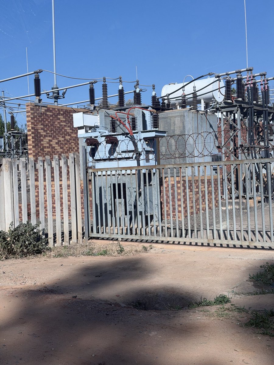pennym07's tweet photo. @CityPowerJhb Which substation are you talking about, because I’m here right now and no one has been here today apparently https://t.co/AAWEjAkxPX