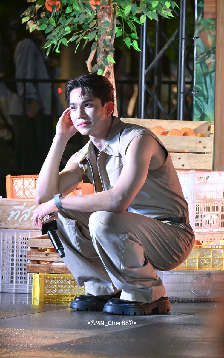 MN_Cher88's tweet photo. 🦖------------------------------------🦖
220826 #ที่สามมาบัสกิ้ง

Your Third Series Busking

พี่สามก็ตัวแค่เนี๊ยะะ🤏

#mmaxmax
🦖------------------------------------🦖 https://t.co/1IOlVv8e7x