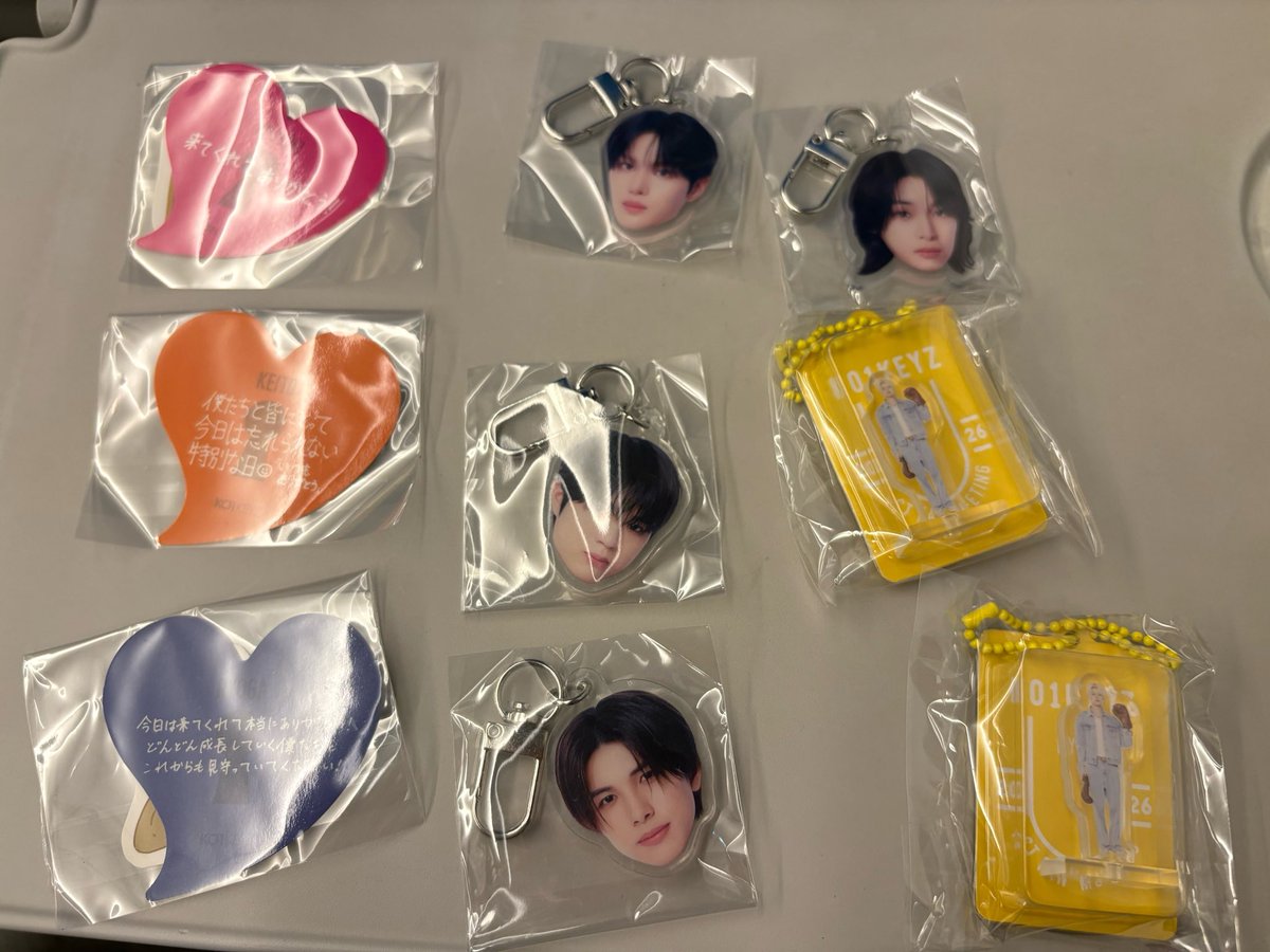 sigure_momo's tweet photo. KO1KEYZ コイキーズ 1ST FAN MEETING ファンミ カプセルトイ ガチャ 交換

【譲】顔面アクキー : 安部、柳谷、小野、後藤
ミニアクスタ:杉山×2
ステッカー：小野、矢田、飯塚

【求】同種 加藤(当方ミニアクスタ⇔顔面アクキーも可)

郵送での交換希望
気軽にお声掛けお願いいたします。 https://t.co/DWLHLopOLL
