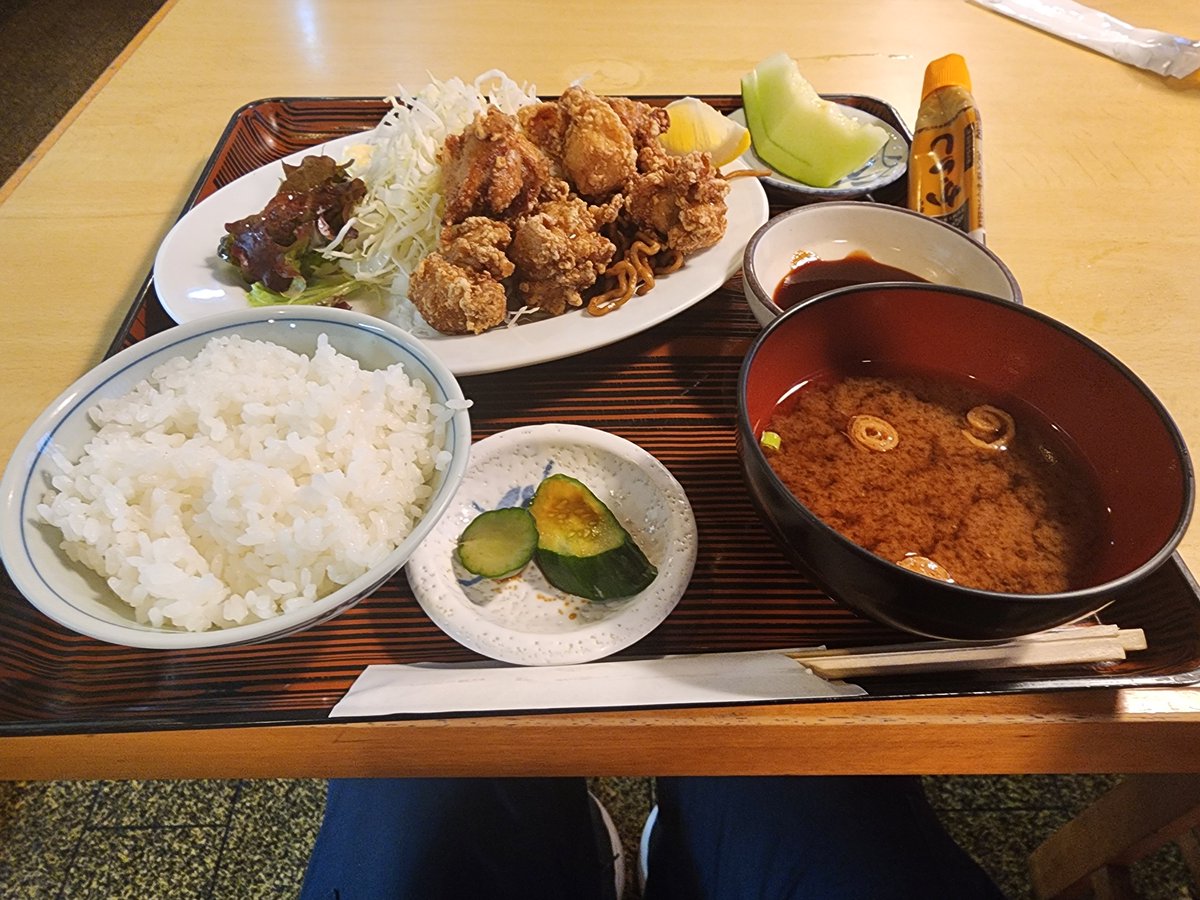 YOSHI227META's tweet photo. 今日の晩飯は一の矢さんの唐揚げ定食🌃🍴
久し振りの来店でしたが変わらぬ美味しさ。ご馳走さまでした😋 https://t.co/6Z0gQBijWd