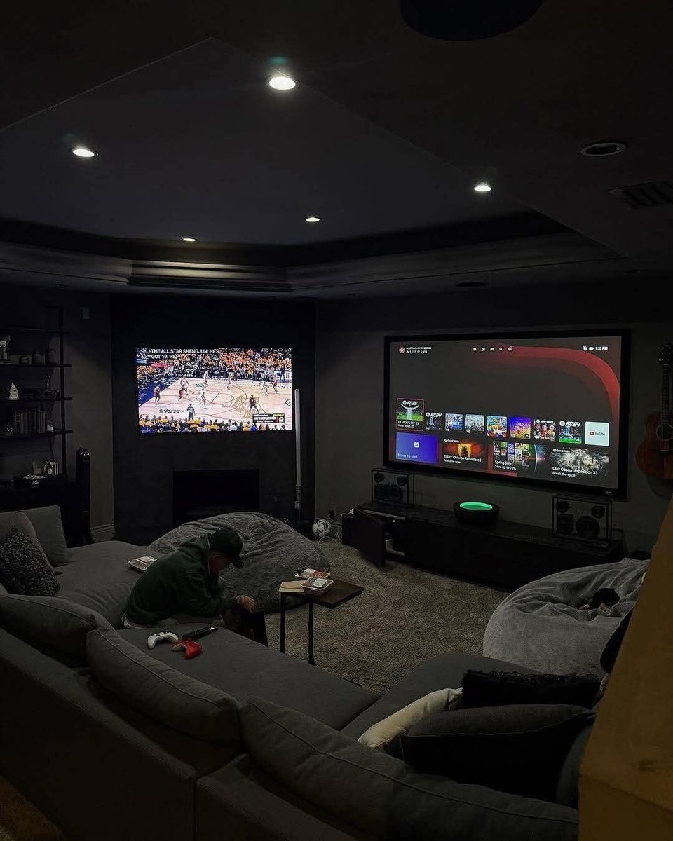 Interiorhunt11's tweet photo. peak male happiness https://t.co/cRU3MKD9WC