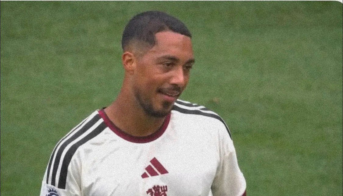 haywhyy09's tweet photo. Tielemans full of regrets the moment he realized how bad it is playing alongside Bruno Fernandes in midfield. https://t.co/7nns7kXTQ3