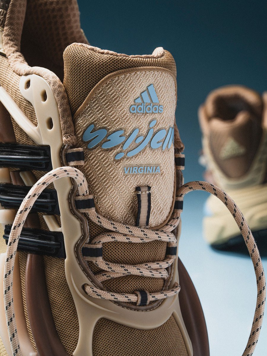 SneakerShouts's tweet photo. Pharrell x adidas Adistar Jellyfish "Crystal Sand" 

BUY HERE: https://t.co/bxX6WfL9bZ https://t.co/ELrFEd7aIY