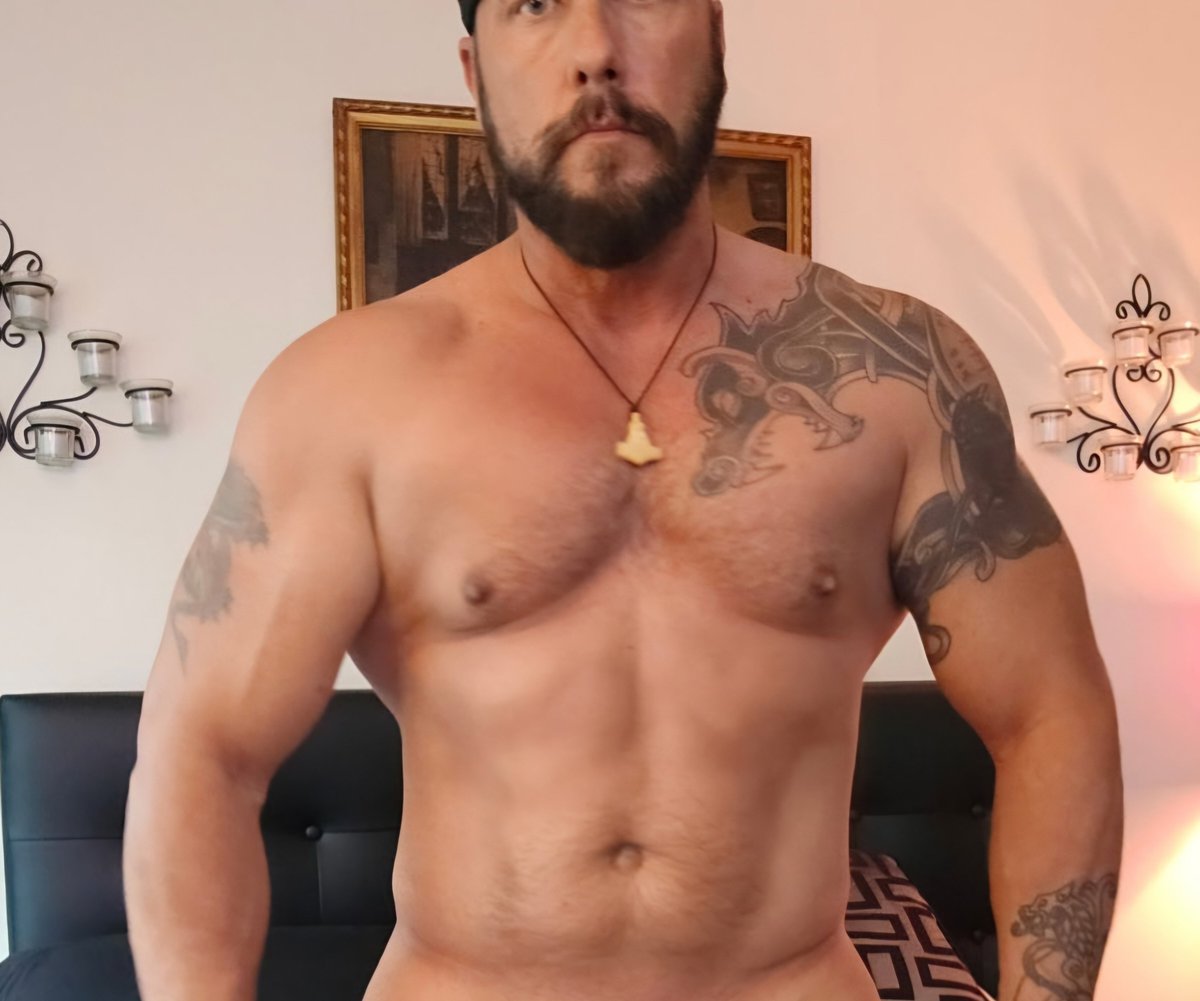 Topddy8's tweet photo. @69_69BBLDamien Your so hot! https://t.co/F3P56QKOSY