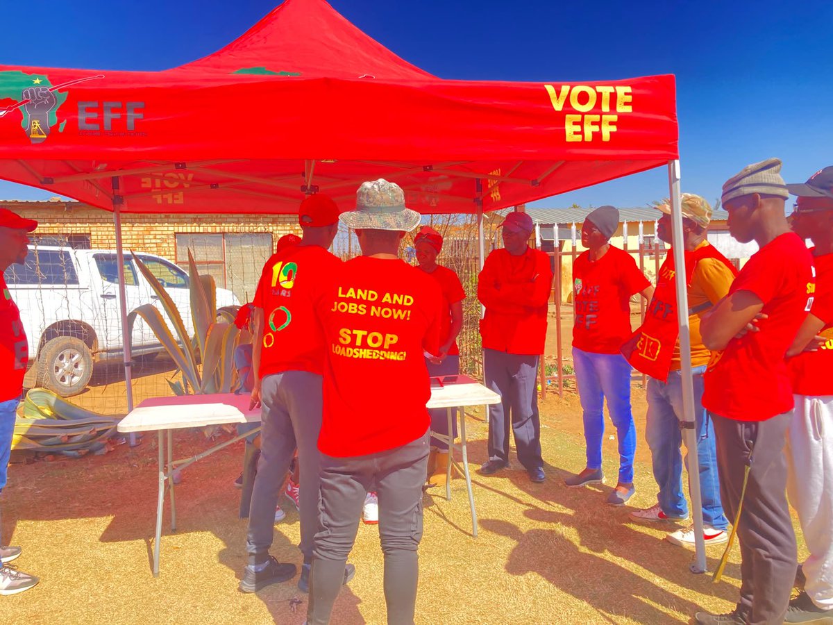 EffNorthwest's tweet photo. ♦️ IN PICTURES ♦️

EFF Matlosana Mayoral Candidate, Cmsr Papiki Babuile, addresses EFF volunteers ahead of the door-to-door campaign in Ward 22, Kanana, Matlosana.

#VoteEFF https://t.co/RdjCq5s9cE