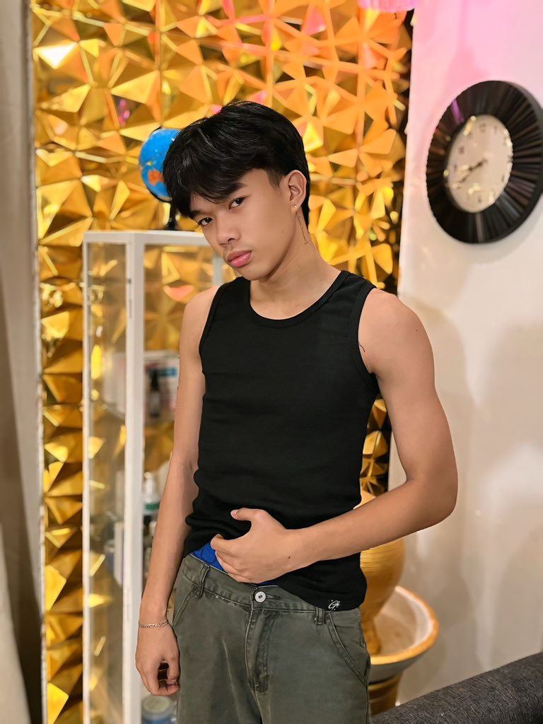 Manhattan_spa03's tweet photo. HENRY is available tonight 

5’9
20 

Call or text 0968-635-8784 https://t.co/PnLtF48pIo