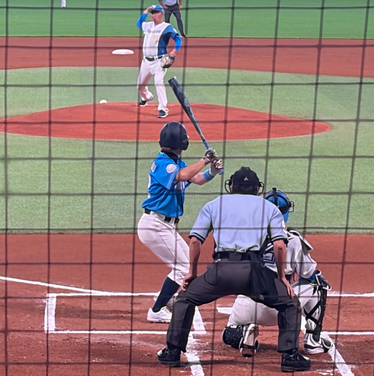 1043_Oru's tweet photo. UUUM DAY in エスコン⚾️︎ ̖́-

去年現地行けなかったのが悔しくて、今年はエスコン来ちゃった🤩
としさんがたくさん試合に出てて嬉✨️
あまり野球詳しくないが楽しく観れました👍🏻もっと野球知りたくなりましたね💭
また来年もエスコン来たいので、偉い人よろしくお願いします✌🏻

 #UUUMDAY https://t.co/v8Myz4ly6X