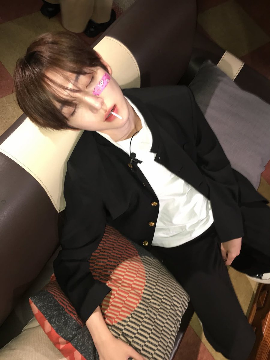leezziiiii's tweet photo. 학생..ㅜㅜㅜ https://t.co/DMuleU1r64