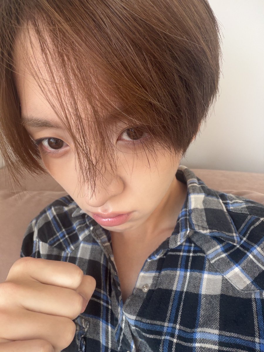 leezziiiii's tweet photo. 아 나 이런 포즈 너무 좋아
이런 사진 영원하길 https://t.co/EmLXyeOTwL