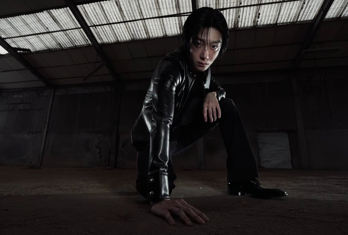 thedreamingbymx's tweet photo. HYUNGWON THE MOTHERFUCKING VISUAL YOU ARE YOUR FACE CARD HAS NEVER DECLINED https://t.co/KBjp76ZrJI