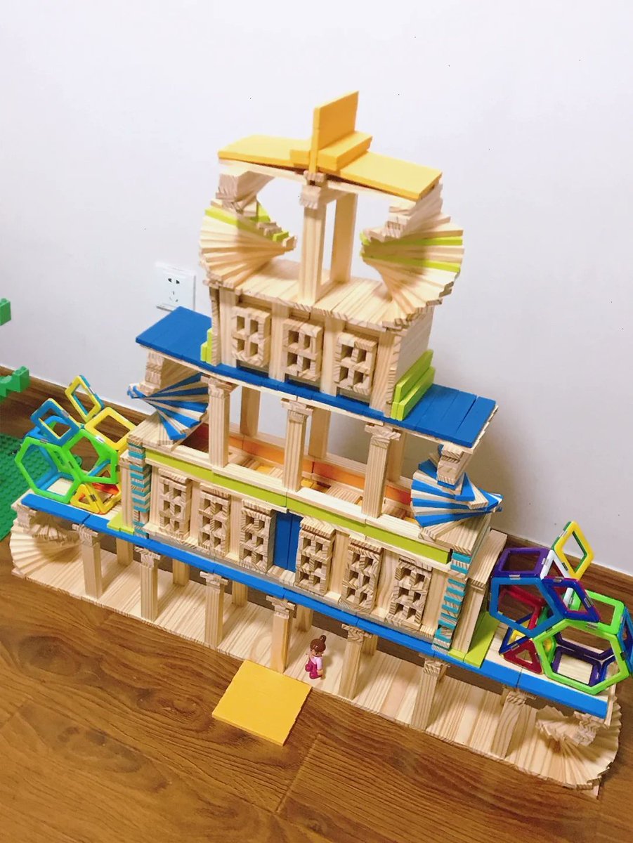 djiceidris2's tweet photo. Spent this sunny afternoon building block castles with my little hero  Watching their eyes light up when the tower stood tall That’s the best gift ever. #FamilyFunTime， https://t.co/rsjycYVy39