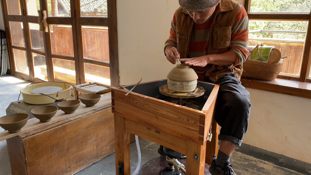 yourhornysluttt's tweet photo. A cozy weekend exploring the tactile charm of hand-thrown pottery at a local studio—every clay mark tells a story of craft.， https://t.co/6HZWrI9zgL