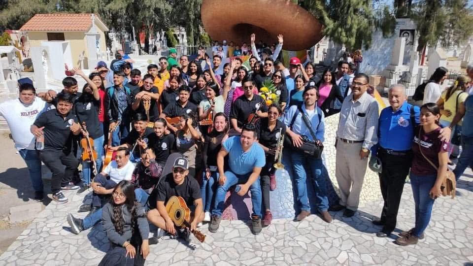 AntorchaEnGto's tweet photo. “Lo que nos alienta a seguir promoviendo la cultura, es que nosotros hablamos con la verdad. No hacemos cultura para engañar al pueblo o enajenarlo; nosotros hacemos de la cultura un manejo verdaderamente educativo y formativo".
-Aquiles Córdova

#diainternacionalfolklore2026 https://t.co/3ElO4fwhBd