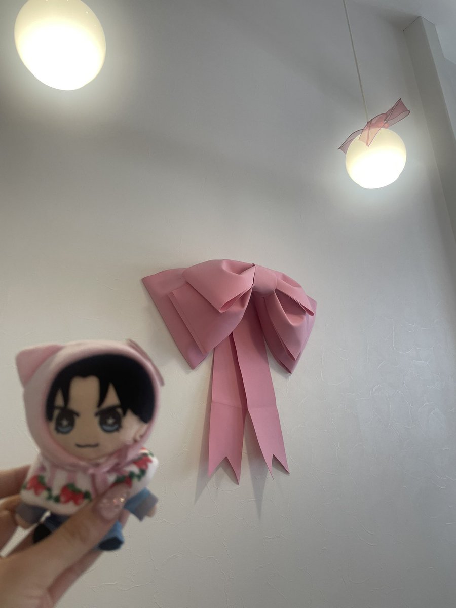 kt_tm_0217's tweet photo. 名古屋ホルツの健人くんのご褒美リボンパンのお店やっと行けた！
会場予約のCD渡すついでにゆに兼タム友と！
はぁぁぁ、可愛かった🍓 https://t.co/VqBKn5LZAt