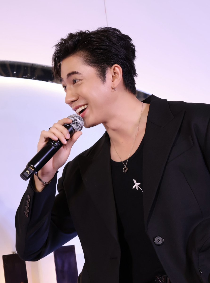 nongpeung8's tweet photo. ตัวจริงวันนี้แจมหล่อมากๆๆๆ แต่ถ่ายมาหน้าดื้อหมดเลย😜

JAM X SEOUL SOCIETY CLINIC  
#SeoulSocietyClinic
@RachataJam #แจมรชตะ https://t.co/A8xPEtydsh