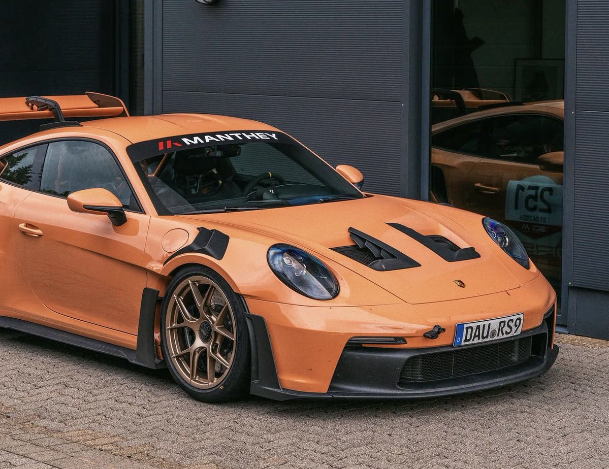 PorscheCIub's tweet photo. Paint-to-Sample Sean Peach 992 GT3 RS https://t.co/MWPT8U0fjg