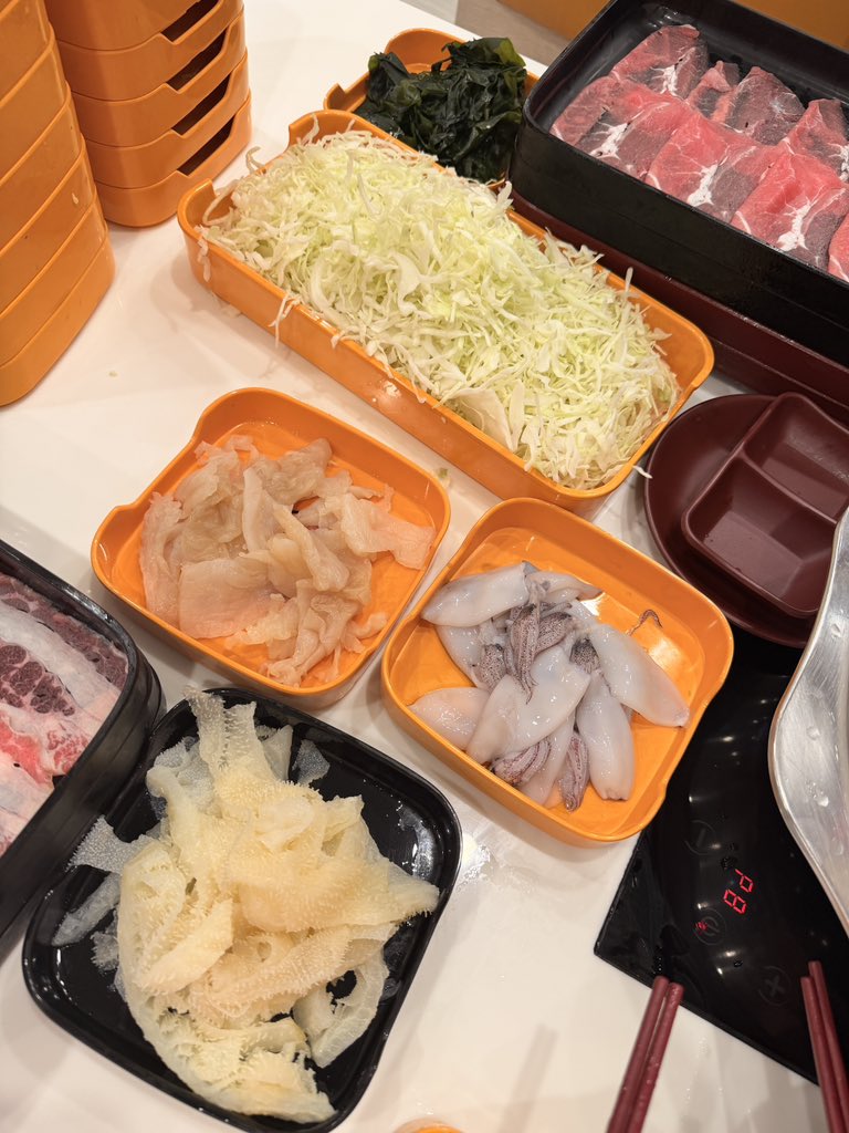 AP97__'s tweet photo. โบนัสดิวะ
กระหล่ำ 20 ผักกาด 10  เนื้อ 4
ไอเลิบผากกกกกกกก 🥬🥬
🤣🤣🤣🤣🤣🤣 https://t.co/Wg6UucEhtU
