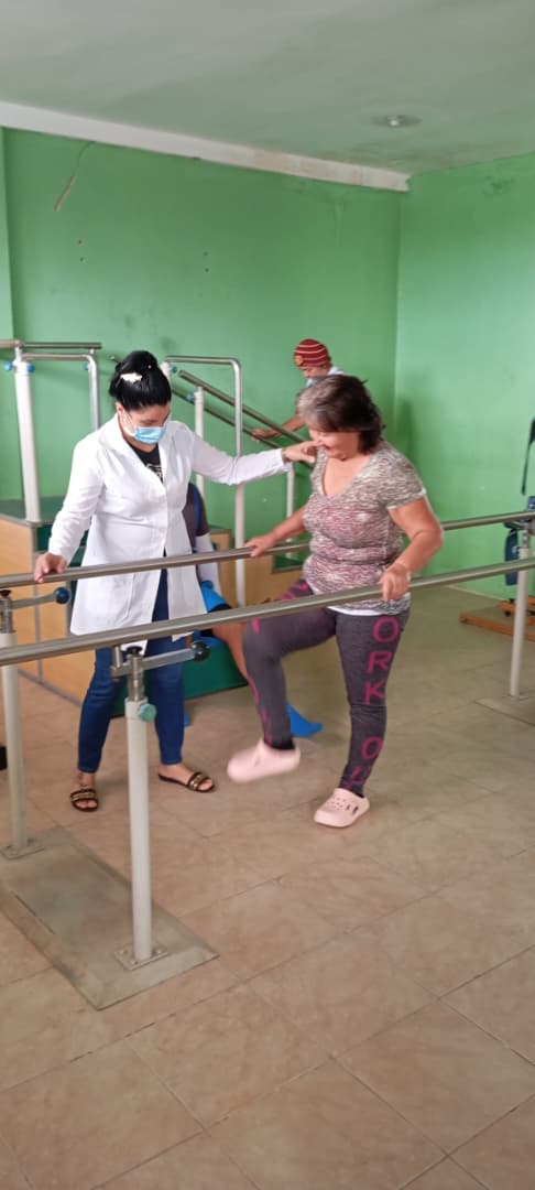 cubacooperaven's tweet photo. ¡Los verdaderos héroes llevan bata blanca! 🇻🇪🇨🇺 Desde el SRI Eneida Borrero en el CDI Simón Bolívar (municipio Casacoima, Delta Amacuro), nuestra brigada médica viaja hacia donde se le necesita para llevar salud, amor y esperanza al pueblo. 🩺✨

#CubaCoopera #CubaPorLaVida https://t.co/j0wGjfmeRl