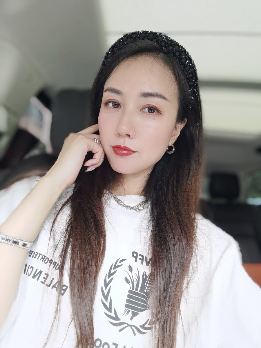 eryue1314's tweet photo. 这是我第一次在X发正面自拍，真心希望可以收获大家的欣赏。 https://t.co/nJ4RNS69PB