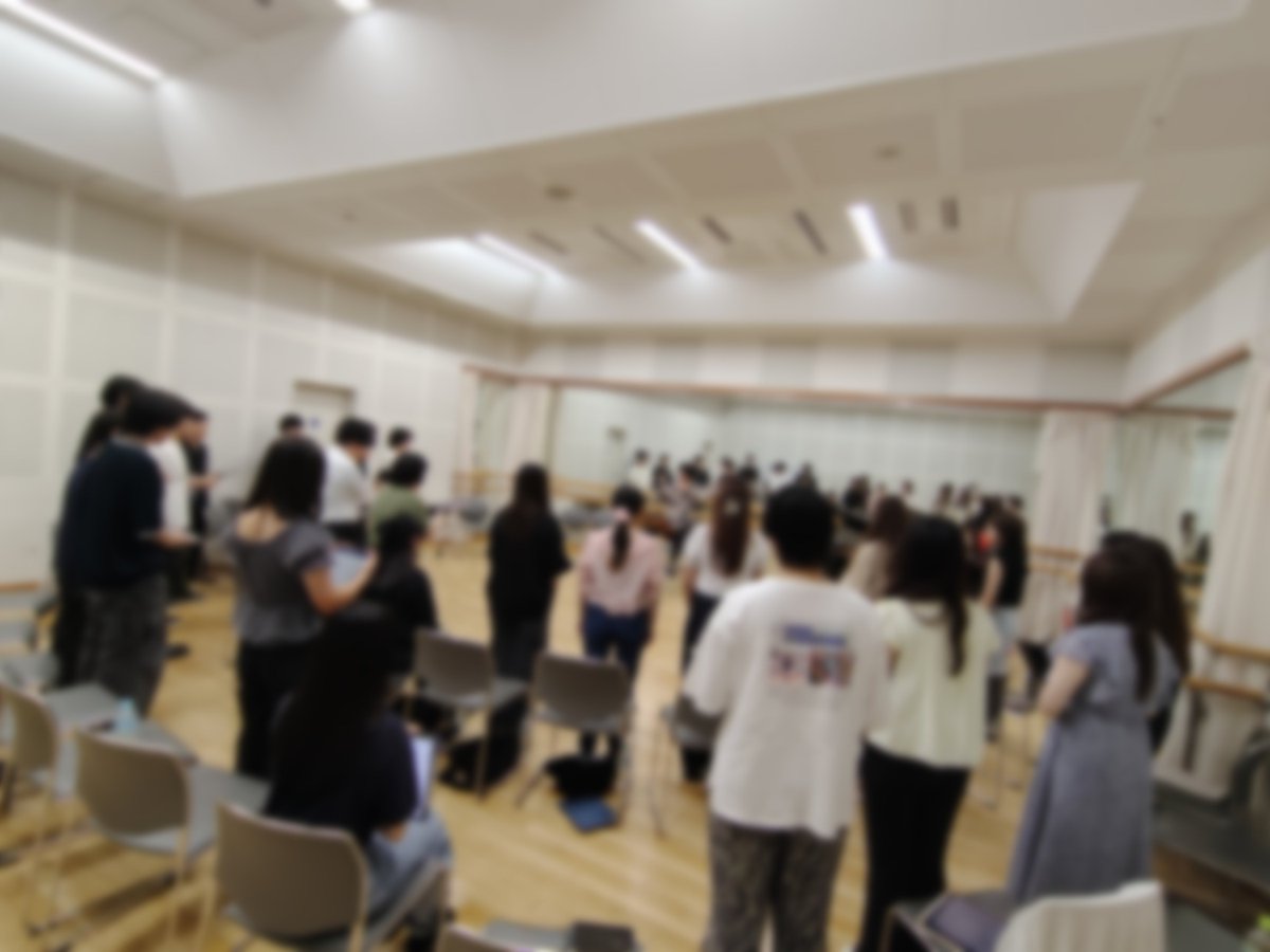 choir_folia's tweet photo. 千葉県合唱コンクール前、最後の練習が終わりました🎹✨
いよいよ明日が本番！今回演奏する曲は、

【課題曲】
G4「河」

【自由曲】
「天球の音楽」（宮本正太郎）

です！
大職一般の部、7番目に出演します！
これまでの練習の成果を出し切れるよう、全力で歌ってきます️🌱 https://t.co/8ZUlUdyMV9