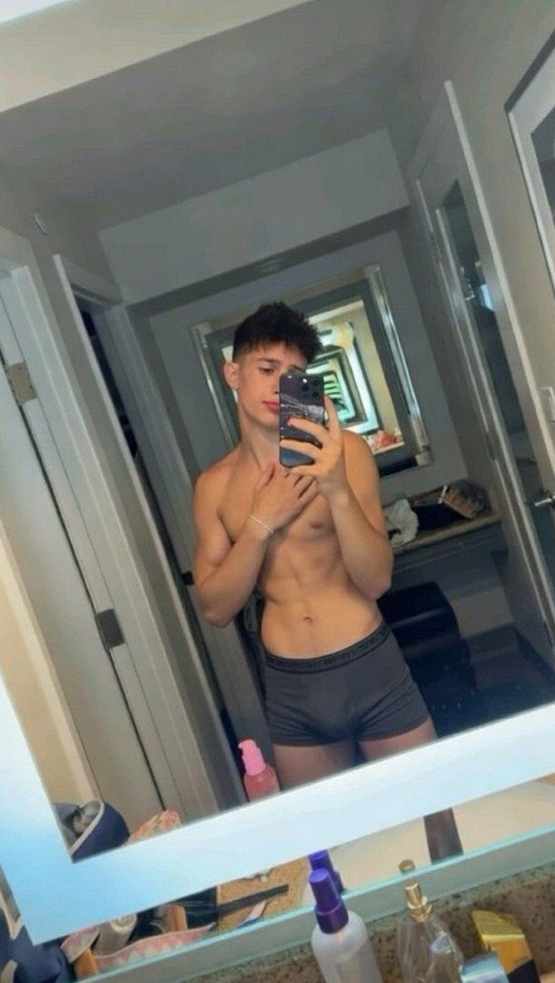 AlangaCool's tweet photo. Celebrity bait files available, dm for bait request on your crush 🔥🔥
👇🏼👇🏼👇🏼
https://t.co/SZ1ffBEpyS https://t.co/mxwZkRQpUA